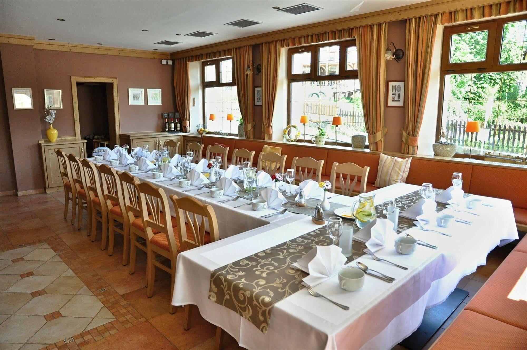Wellness Hotel Zlata Lipa Decin Buitenkant foto