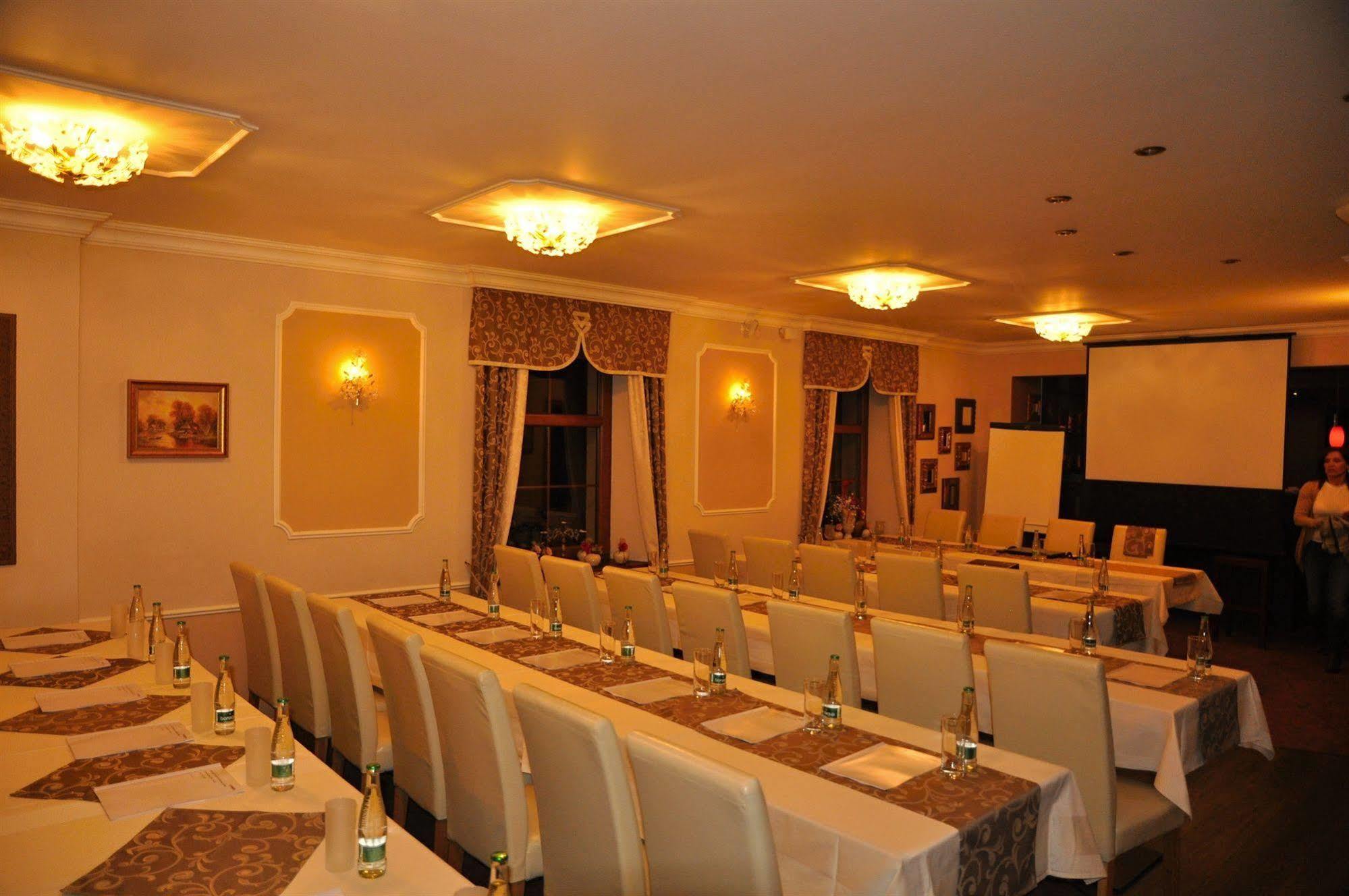 Wellness Hotel Zlata Lipa Decin Buitenkant foto